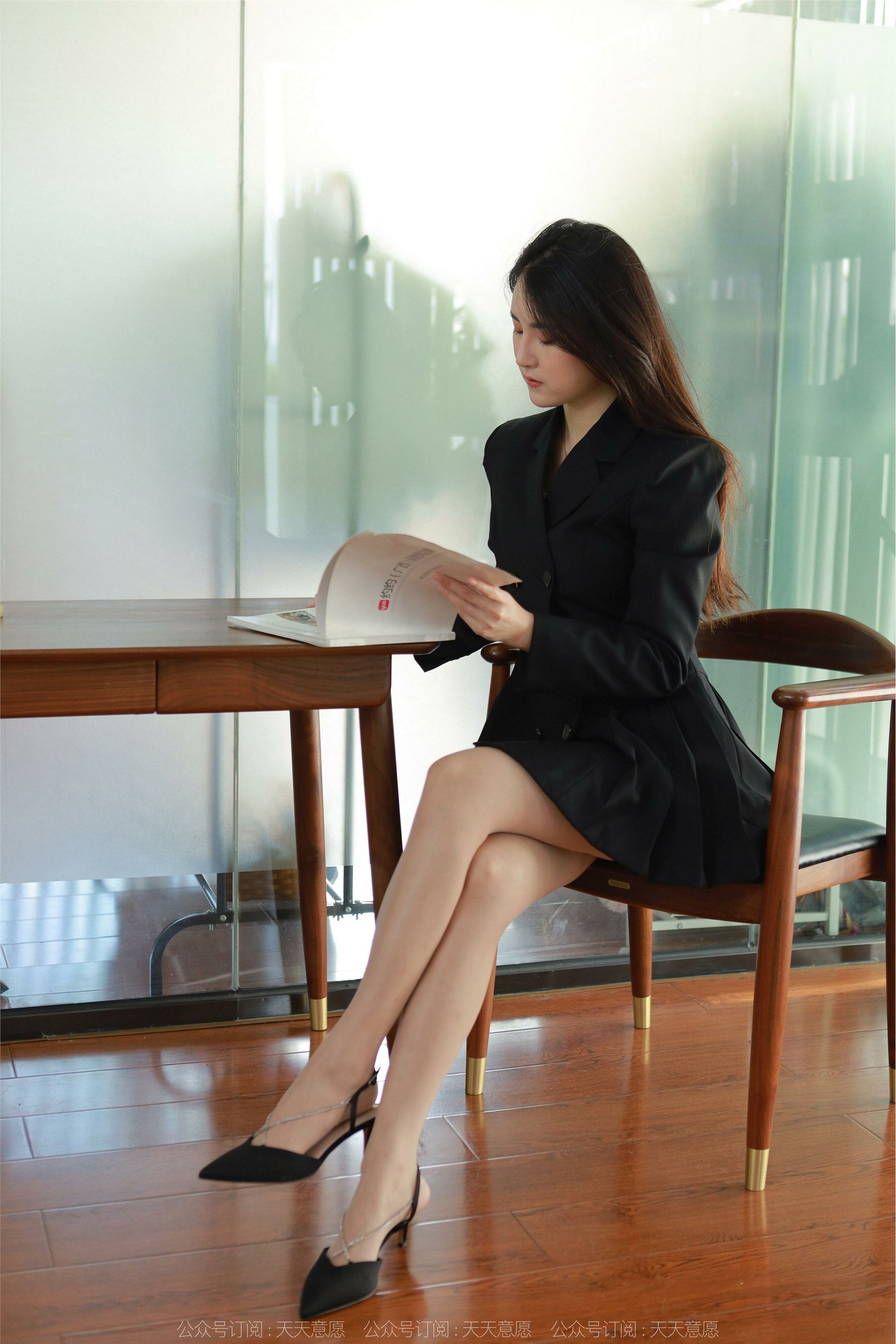 IESS异思趣向  2022.04.20 丝享家 1065：小宝《黑色百褶裙》